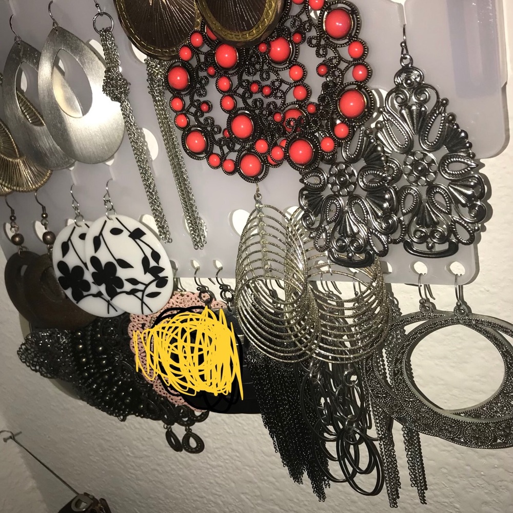 All Earrings - Picture 3 of 5